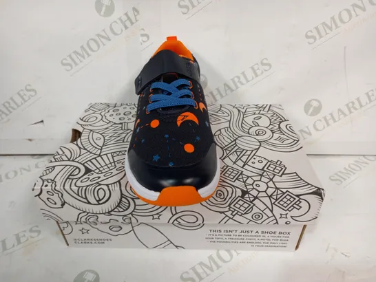 BOXED PAIR OF CLARKS AEON COSMO KIDS SHOES IN BLACK/BLUE/ORANGE UK SIZE 12.5