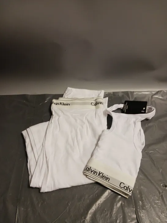 BOXED CALVIN KLEIN LADIES CROP TOP AND LEGGINGS SET WHITE SIZE L