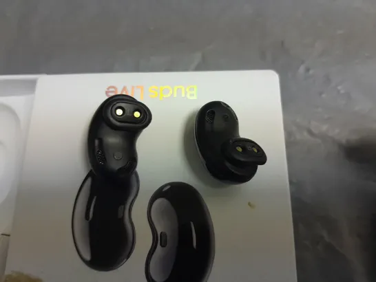 BOXED SAMSUNG GALAXY BUDS LIVE