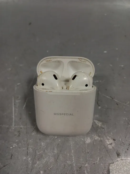 APPLE AIRPODS WITH CHARGING CASE - A1602