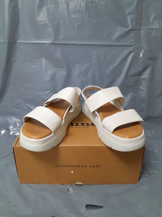 DUNE LONDON LOCATION ECRU PADDED FLATFORM SANDALS SIZE 6