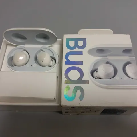 BOXED SAMSUNG GALAXY BUDS IN WHITE