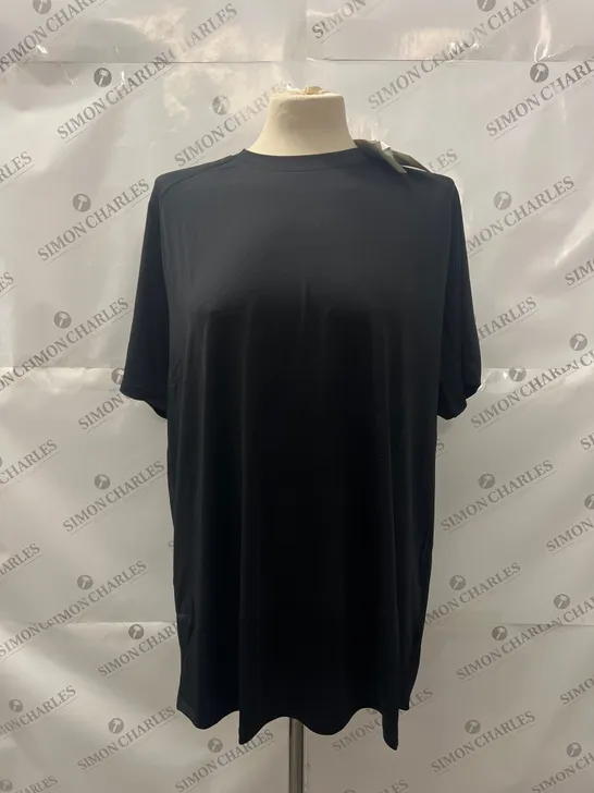 H&M MOVE DRY-MOVE T SHIRT IN BLACK SIZE L