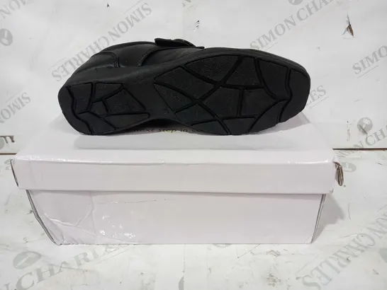 BOXED PAIR OF DR KELLER SHOES IN BLACK UK SIZE 4