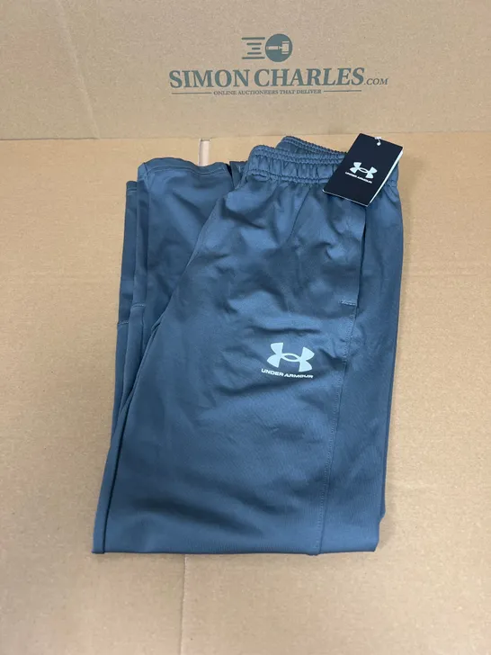 UNDER ARMOUR CHALLENGER PANT IN GREY SIZE 9-10