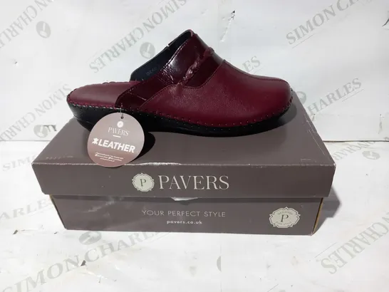 BOXED PAIR OF PAVERS LEATHER SLIPPERS IN BURGUNDY UK SIZE 7