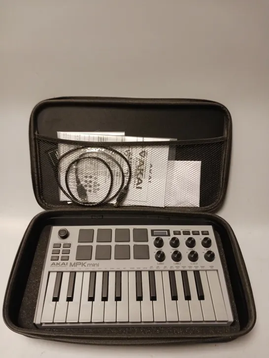 AKAI PROFESSIONAL MPK MINI 