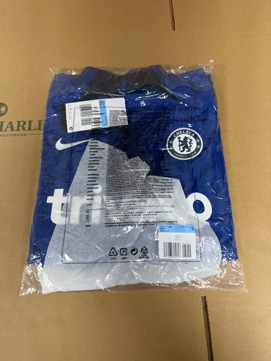 BAGGED NIKE CHELSEA FC SHIRT IN SIZE MEDIUM