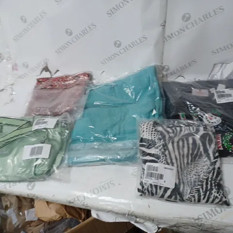 BOX OF ASSORTED CLOTHING ITEMS TO INCLUDE COATS, TROUSERS, T-SHIRTS ETC 