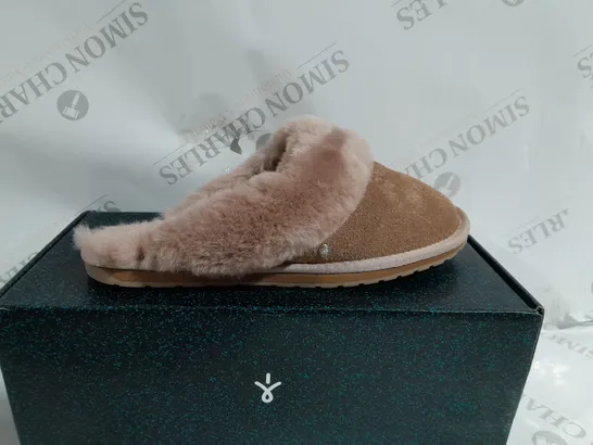 BOXED PAIR OF EMU NEST JOLIE SHEEPSKIN SLIPPERS IN CAMEL - SIZE 6