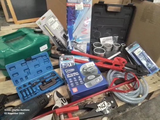 BOX CONTAINING MIXED TOOLS TO INCLUDE: GRIT HOLE SAW SET, BOLT CUTTERS, 12V AUXILIARY HEATER AND FAN, HEAT GUN, PETROL CAN, SOCKET SETS, AIR HOSES ETC,