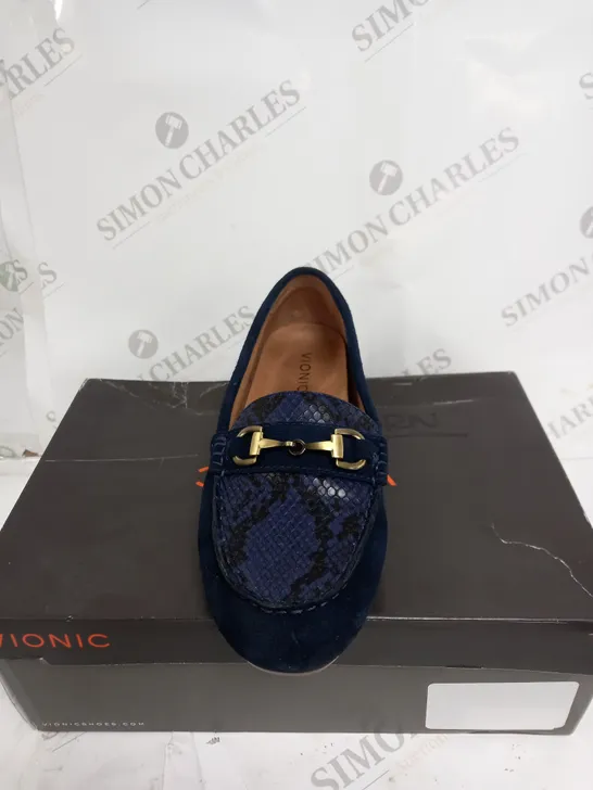  VIONIC HONOR DAYNA NAVY LOAFERS NAVY SIZE 6.5