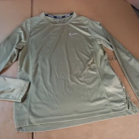 NIKE DRI-FIT LONG SLEEVE TOP - S