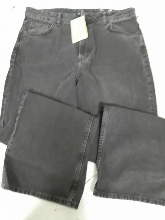 DIVIDED WIDE HIGH WAIST BLACK JEANS - UK 14