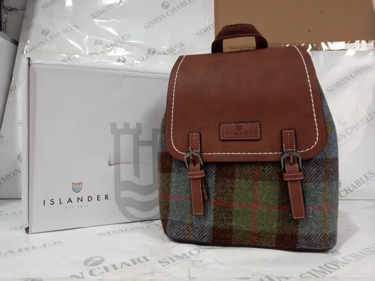 BOXED ISLANDER BACKPACK IN CHESTNUT/BLUE TARTAN