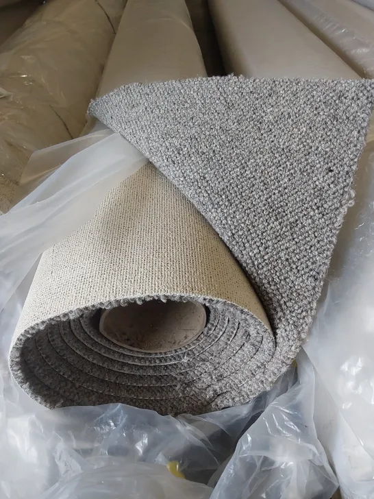 ROLL OF QUALITY SISAL WEAVE STYLE RAFFIA CARPET // APPROX SIZE: 5 X 4.2m