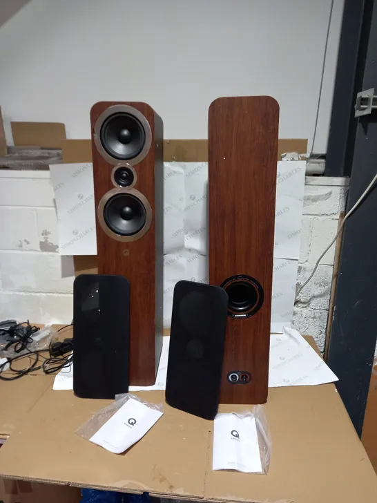 Q ACOUSTICS Q3050I ENGLISH WALNUT FLOORSTANDING SPEAKER PAIR (2 BOXES)