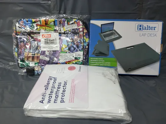 APPROXIMATELY 15 ASSORTED ITEMS TO INCLUDE DREAMS MATTRESS PROTECTOR, HALTER LAP DESK, MARVEL SUPERMAN MESSENGER BAG, ETC