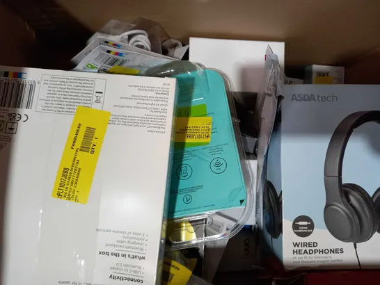 BOX OF APPROXIMATELY 20 ASSORTED ELECTRICAL ITEMS TO INCLUDE LOGITECH M171 MOUSE, ASDA TECH 3 WAY HDMI SELECTOR, BLACKWEB IPHONE DUAL LAYER CASE, ETC