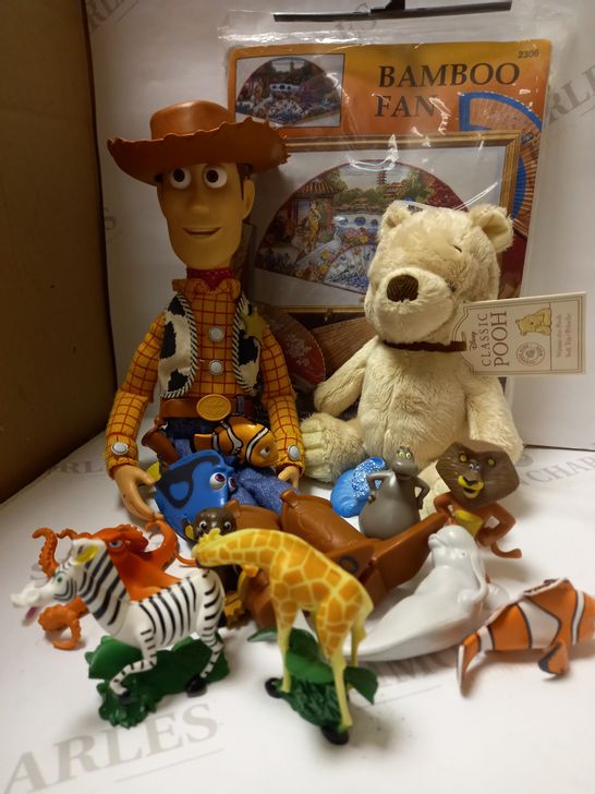 LOT OF ASSORTED ITEMS TO INCLUDE TOY STORY WOODY DOLL, FINDING NEMO MINIATURE FIGURES. CLASSIC POOH SOFT TOY, ETC.