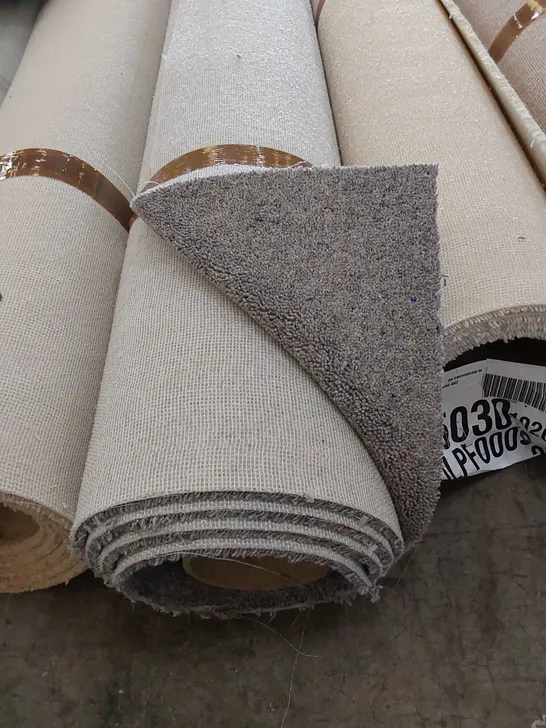 ROLL OF QUALITY DENIM DIM HEATHERS CARPET // SIZE: APPROX. 5 X 2.55m