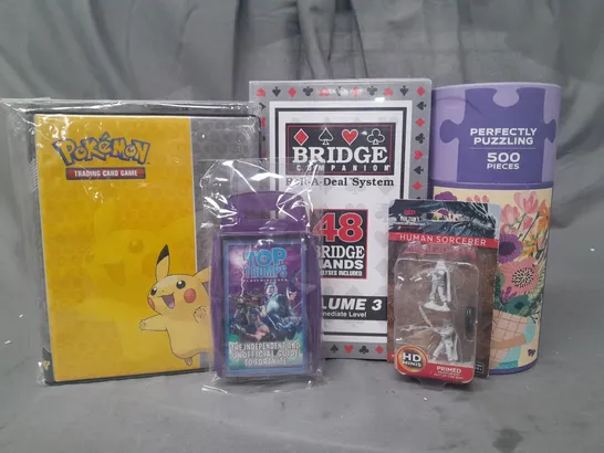 BOX OF APPROXIMATELY 10 ASSORTED TOYS AND GAMES TO INCLUDE TOP TRUMPS, POKÉMON 4-POCKET PORTFOLIO, BRIDGE COMPANION, ETC