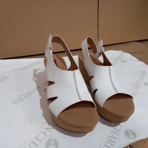 BOXED CLARKS ANNADEL BARI WEDGE SANDAL WIDE FIT WHITE STYLE SIZE 7