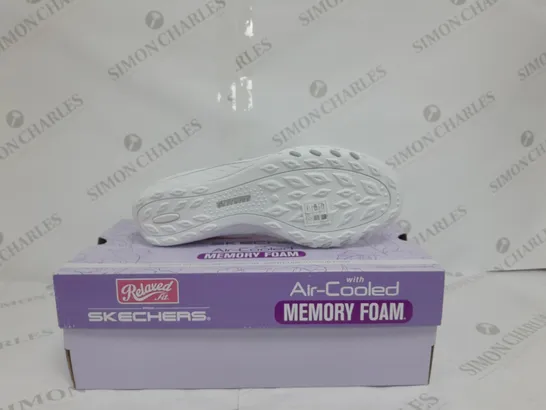 SKECHERS BREATH EASY TRAINER WHITE SIZE 6 