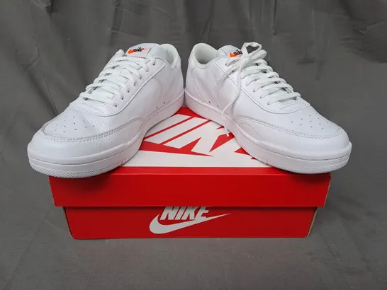 BOXED PAIR OF NIKE COURT VINTAGE SHOES IN WHITE UK SIZE 6.5