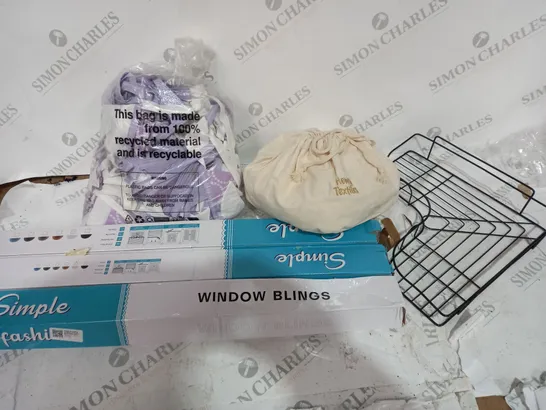 BOX OF APPROXIMATELY 10 ITEMS TO INCLUDE HOME TEXTILES BAG, BUNTING, WINDOW BLINDS ETX