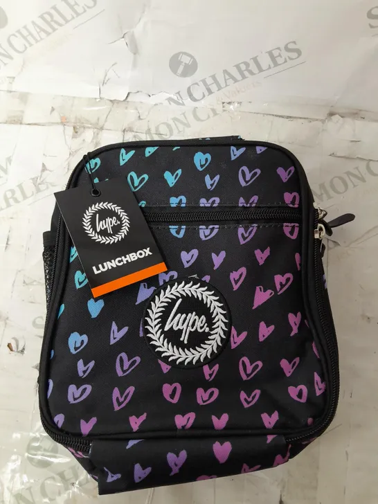 KIDS HYPE MATERIAL LUNCHBOX WITH HEART PATTERN DESIGN 