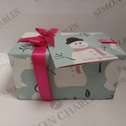 BOX OF BOMB COSMETIC CRUELTY FREE BATH BOMBS