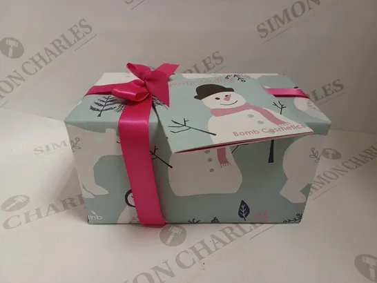 BOX OF BOMB COSMETIC CRUELTY FREE BATH BOMBS