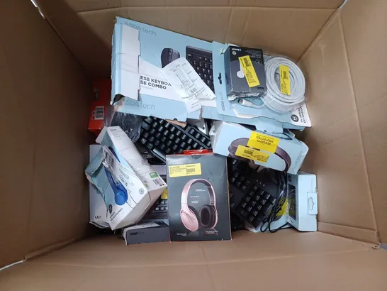 BOX OF APPROX 20 ASSORTED ITEMS TO INCLUDE -PORTABLE AM/FM RADIO - BLACKWEB GAMING HEADSET - BLACKWEB 3.6M HDMI CABLE ECT