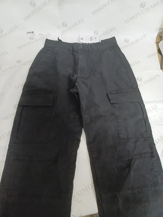 BERSHKA BLACK CARGO PANTS - EUR 38