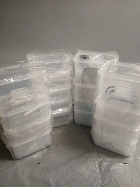 APPROXIMATELY 25 ASSORTED CLEAR STORAGE CONTAINERS IN VARIOUS SIZES