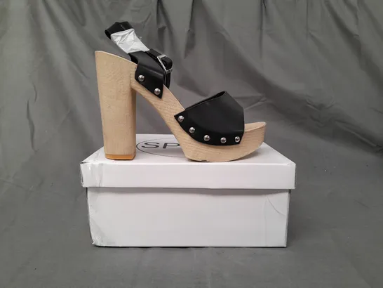BOXED PAIR OF SPOT ON OPEN TOE HIGH BLOCK HEEL SANDALS IN BLACK SIZE 5