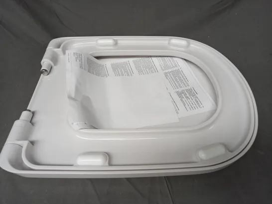 BOXED IDEAL STANDARD TOILET SEAT IN OFF-WHITE