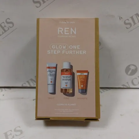 REN GLOW ONE STEP FURTHER RADIANCE KIT