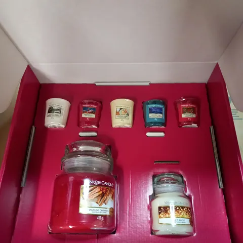 BOXED SEALED YANKEE CANDLE CHRISTMAS SCENTED GIFT SET