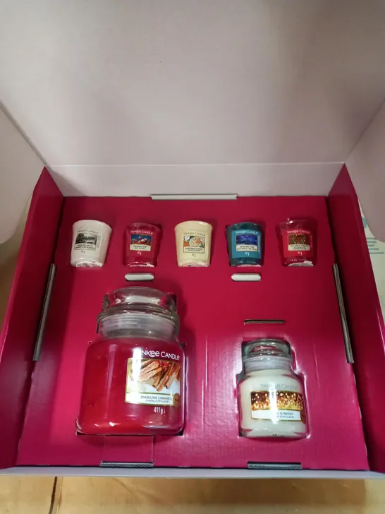 BOXED SEALED YANKEE CANDLE CHRISTMAS SCENTED GIFT SET