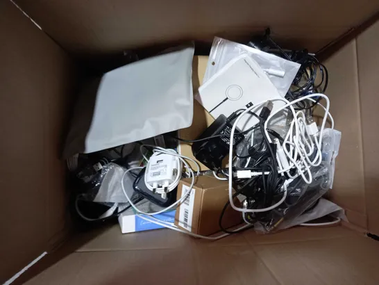 APPROXIMATELY 30 ASSORTED HOUSEHOLD ITEMS TO INCLUDE SOLDER WIRE, WIRED DELL MOUSE, CHARGING CABLE, ETC