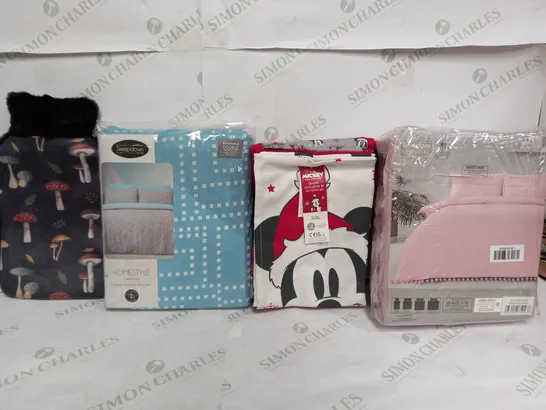 BOX OF APPROX 8 ASSORTED ITEMS TO INCLUDE - MUSHROOM HOT WATER BOTTLE  - SLEEPDOWN HOMESTYLE DUVET - MICKEY MOUSE OVEN GLOVES & TOWEL ECT