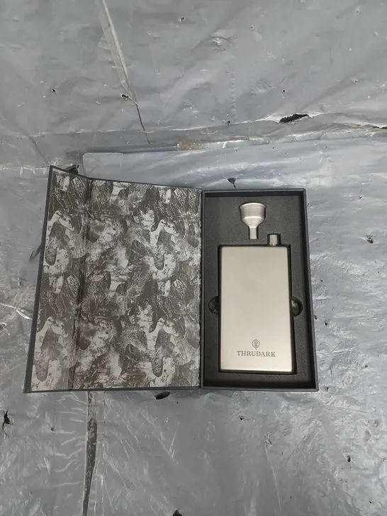 THRUDARK HIP FLASK IN GUNMETAL GREY