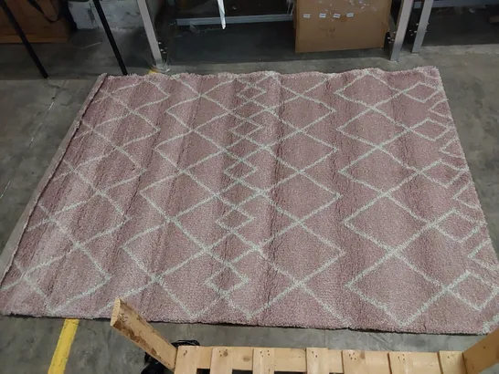 ROYAL NOMADIC ROSE RUG // 160 X 230CM