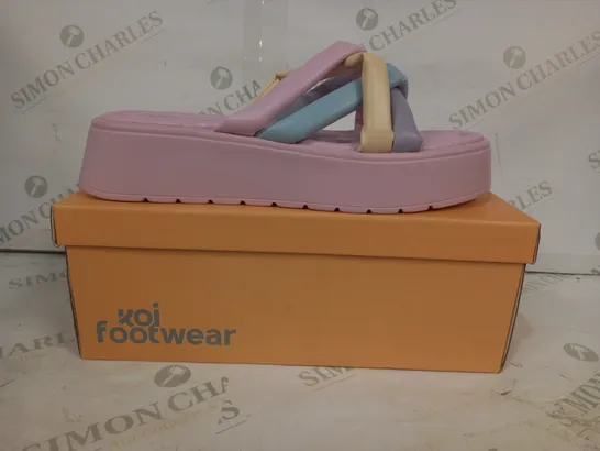 BOXED PAIR OF KOI MARSHMALLOW FLUFF PLATFORM SLIDERS IN PINK/MULTICOLOUR SIZE 10