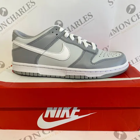BOXED PAIR OF NIKE DUNK LOW GREY TRAINERS SIZE 5