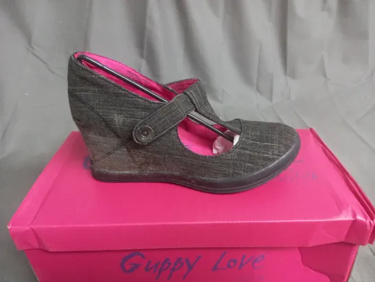 BOX OF APPROXIMATELY 7 BLACK  GUPPY LOVE BY BLOWFISH SHOES IN VARIOUS SIZES 