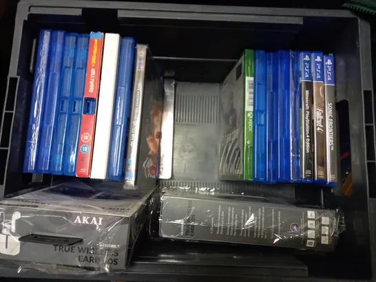 BOX OF APPROX 20 ITEMS TO INCLUDE ASSORTED PS4 GAMES, XBOX ONE GAMES AND BLU-RAY DVDS