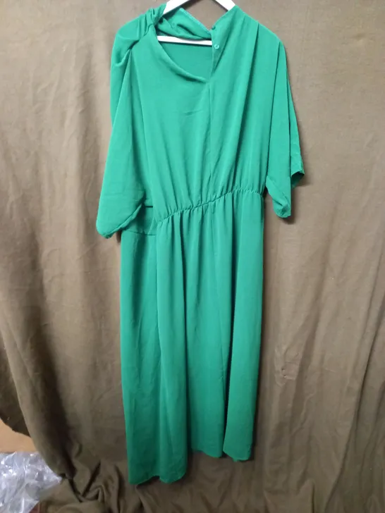 BOOHOO PLUS TEXTURED KNOT FRONT COWL NECK MIDI DRESS EMERALD - UK 22